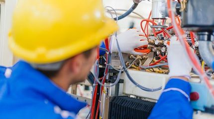 成為高級(jí)工業(yè)機(jī)器人工程師的三個(gè)階段與計(jì)算機(jī)網(wǎng)絡(luò)工程的設(shè)計(jì)與維修